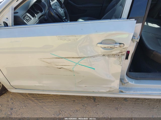 2017 VOLKSWAGEN JETTA 3VWDB7AJ7HM323415 Photo 5