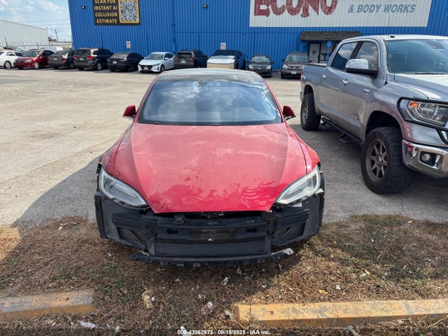 43262973 :رقم المزاد ، 5YJSA1E21GF156369 vin ، 2016 Tesla Model S مزاد بيع