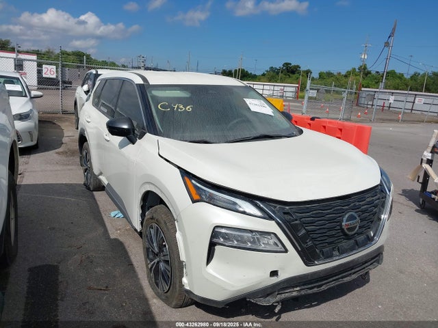 5N1AT3BA6MC745208 Nissan Rogue