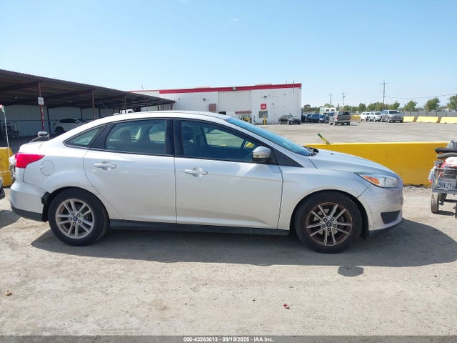 Ford Focus 2015 1FADP3F29FL305517 Image 13