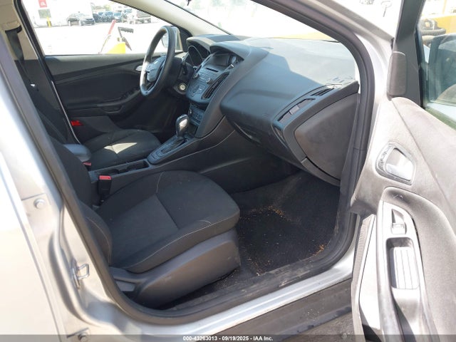 Ford Focus 2015 1FADP3F29FL305517 Image 5