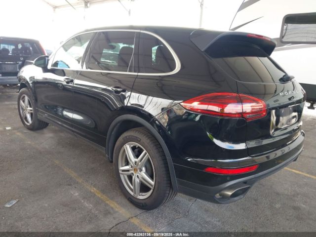 2016 PORSCHE CAYENNE WP1AA2A22GLA03311 Photo 2