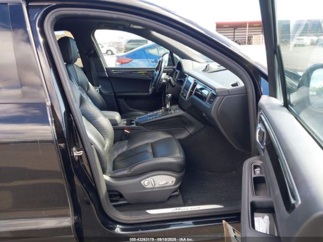 2017 PORSCHE MACAN WP1AA2A57HLB00905 Photo 4