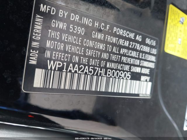 2017 PORSCHE MACAN WP1AA2A57HLB00905 Photo 8