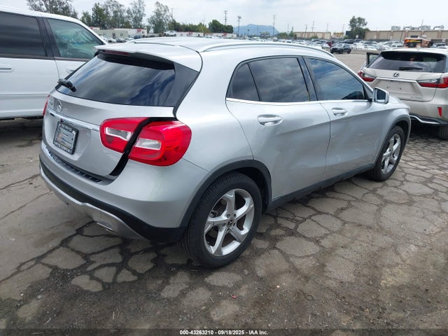 WDCTG4EB7JJ498486 Mercedes-Benz m270