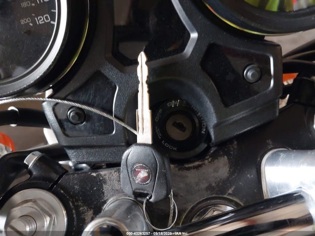 JH2SC6517EK102242 Honda Sc65e-5200001