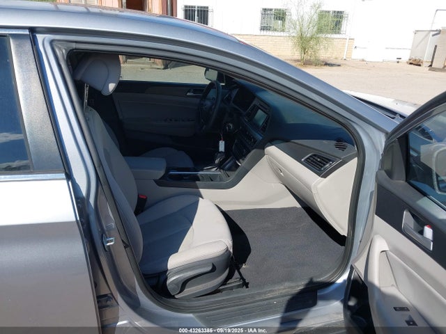 5NPE34AF1HH437978 Hyundai 2017