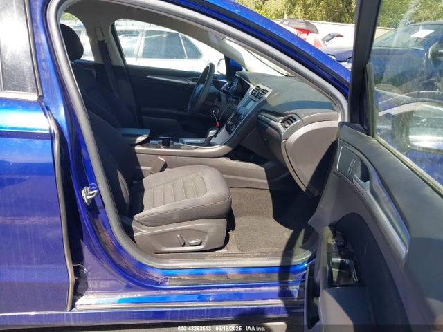 3FA6P0H71FR111713 Ford FUSION SE