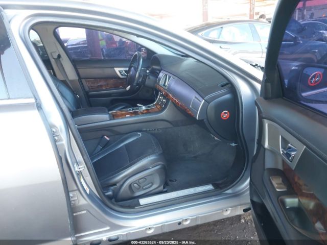2009 JAGUAR XF SAJWA05BX9HR08084 Photo 4