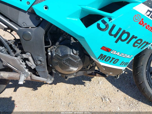 Kawasaki Ninja 300 2015 JKAEX8B17FDA22047 Image 8