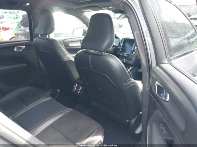 2019 VOLVO XC40 YV4AC2HM0K2152315 Photo 7