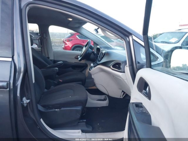 2020 CHRYSLER VOYAGER 2C4RC1CG8LR249069 Photo 4