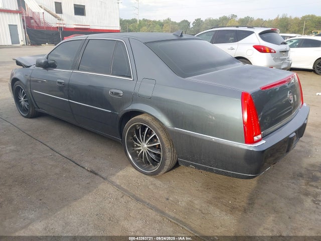 2010 CADILLAC DTS 1G6KD5EY4AU118784 Photo 2