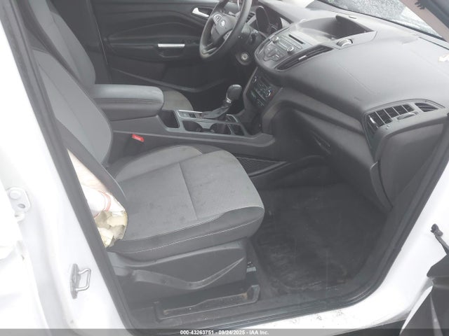 Продажа на аукционе авто 2017 Ford Escape Se, vin: 1FMCU0GD3HUD51415, номер лота: 43263751