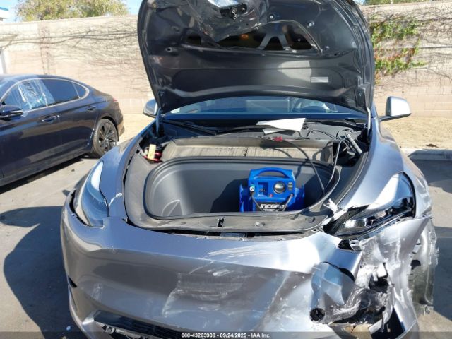 2024 TESLA MODEL Y 7SAYGAEE4RF115761 Photo 9