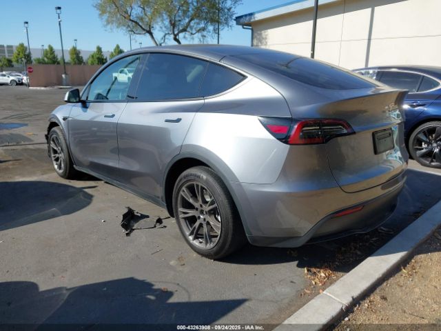2024 TESLA MODEL Y 7SAYGAEE4RF115761 Photo 2