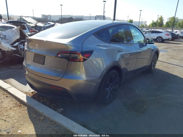 2024 TESLA MODEL Y 7SAYGAEE4RF115761 Photo 3