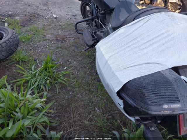 2024 HARLEY-DAVIDSON FLHX 1HD1KB727RB610852 Photo 2