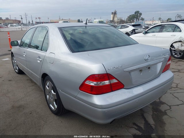 2005 LEXUS LS 430 JTHBN36F955001566 Photo 2