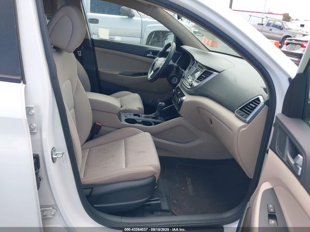 KM8J33A40GU161574 Hyundai 2016