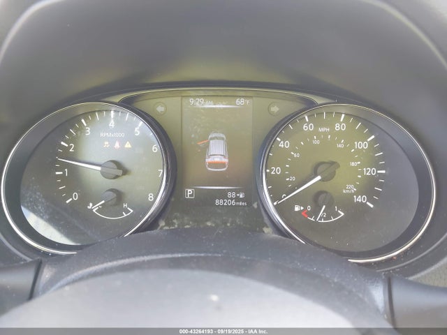 JN1BJ1CR4HW115976 Nissan 2017