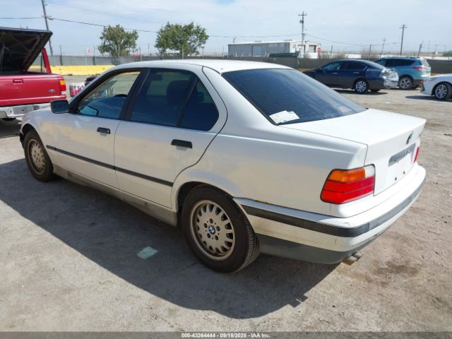 1994 BMW 325 WBACB432XRFL14564 Photo 2