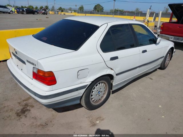 1994 BMW 325 WBACB432XRFL14564 Photo 3
