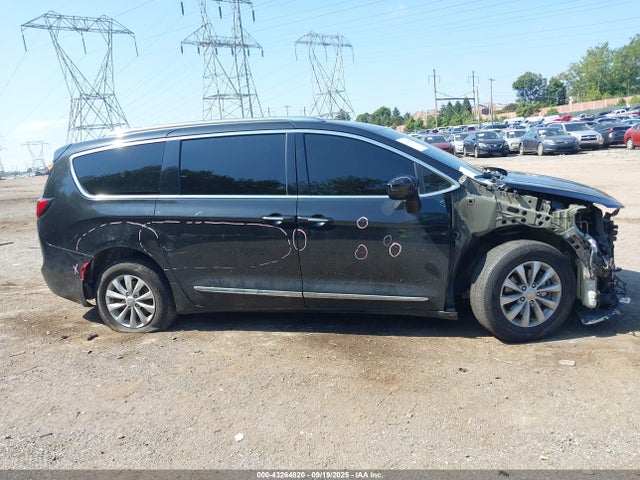 Chrysler Pacifica 2019 2C4RC1BG5KR644049 Image 14