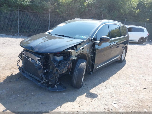 Chrysler Pacifica 2019 2C4RC1BG5KR644049 Image 2