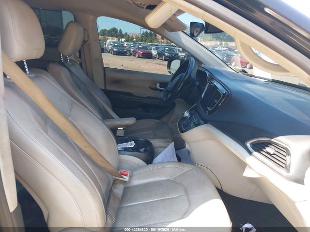Chrysler Pacifica 2019 2C4RC1BG5KR644049 Image 5
