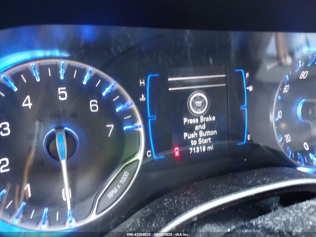 Chrysler Pacifica 2019 2C4RC1BG5KR644049 Image 7