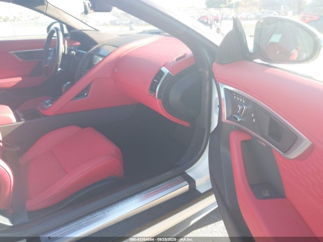 2021 JAGUAR F-TYPE SAJDF5GX8MCK73659 Photo 4