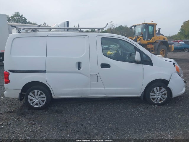 Nissan 2015 2015 3N6CM0KN3FK695521 Image 13