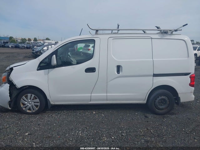 Nissan 2015 2015 3N6CM0KN3FK695521 Image 14