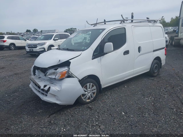 Nissan 2015 2015 3N6CM0KN3FK695521 Image 2