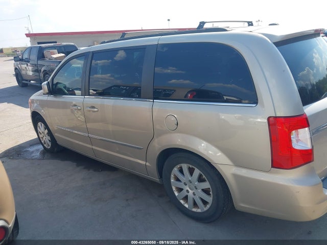 Chrysler Town and Country 2015 2C4RC1BG3FR676603 Image 14