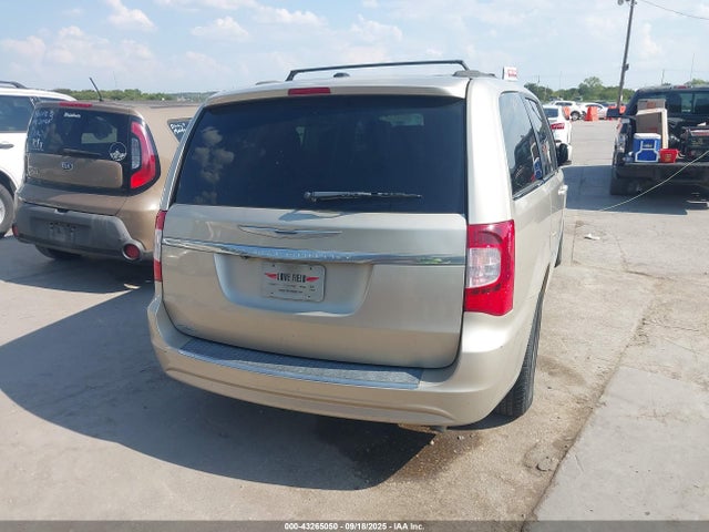 Chrysler Town and Country 2015 2C4RC1BG3FR676603 Image 16