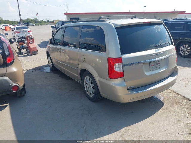 Chrysler Town and Country 2015 2C4RC1BG3FR676603 Image 3