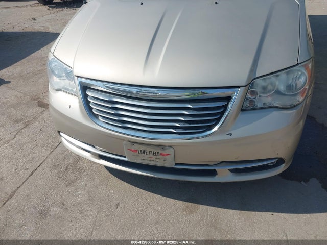 Chrysler Town and Country 2015 2C4RC1BG3FR676603 Image 6