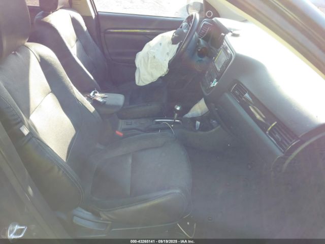 2016 MITSUBISHI OUTLANDER JA4AD3A34GZ043033 Photo 4