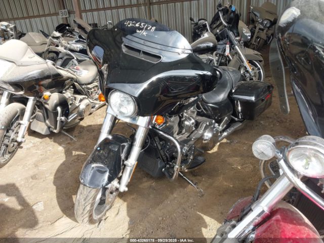 2018 HARLEY-DAVIDSON FLHX 1HD1KBC19JB628108 Photo 1