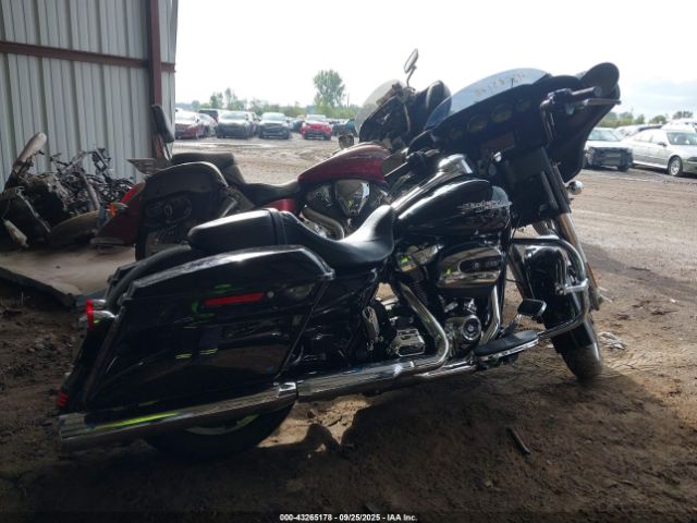 2018 HARLEY-DAVIDSON FLHX 1HD1KBC19JB628108 Photo 3