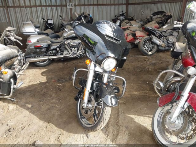 2018 HARLEY-DAVIDSON FLHX 1HD1KBC19JB628108 Photo 4