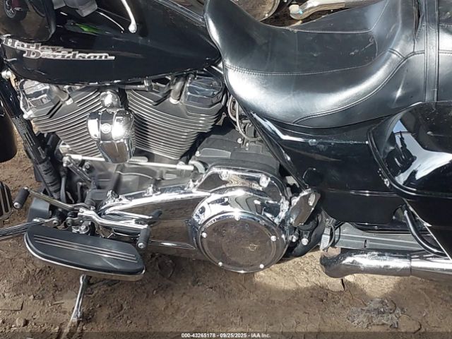 2018 HARLEY-DAVIDSON FLHX 1HD1KBC19JB628108 Photo 8