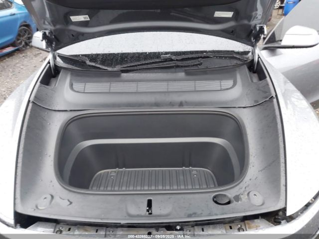 2026 TESLA MODEL Y 7SAYGDEE8TA395335 Photo 9