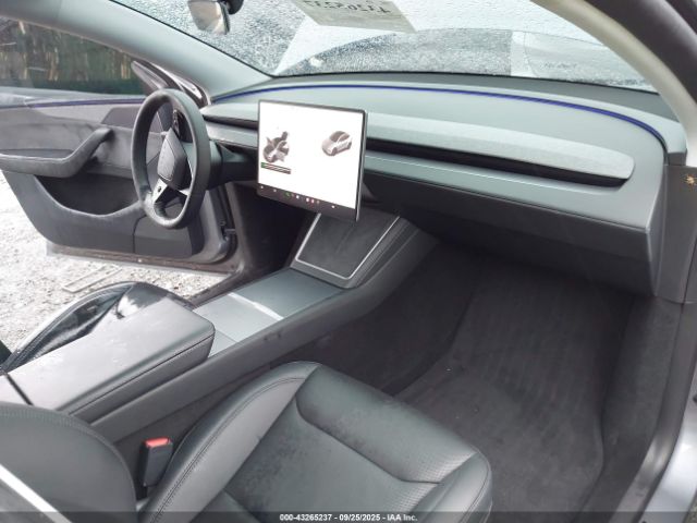 2026 TESLA MODEL Y 7SAYGDEE8TA395335 Photo 4
