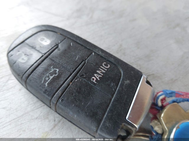 Продажа на аукционе авто 2015 Chrysler 200 Limited, vin: 1C3CCCAB3FN739112, номер лота: 43265343