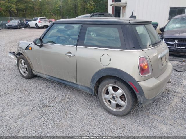 2009 MINI COOPER WMWMF33519TU75139 Photo 2
