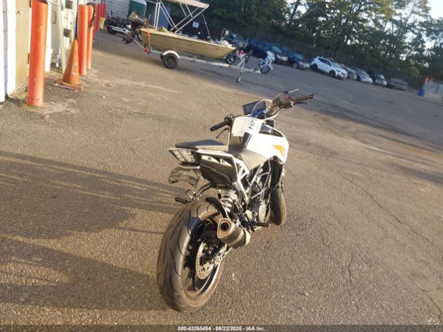2022 KTM 390 MD2JPJ405NC236806 Photo 3