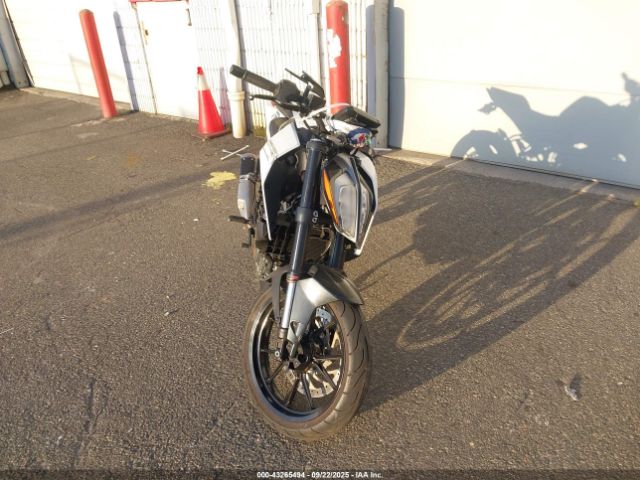 2022 KTM 390 MD2JPJ405NC236806 Photo 4